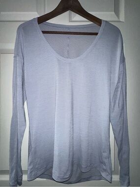 Lululemon Yogini Long Sleeve Tee Pin Striped Shirt Light Blue Size 4/6